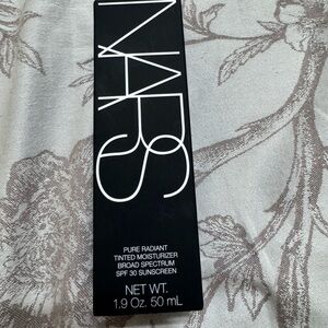 NARS Tinted Moisturizer Shade Light 2 Alaska - Black Packaging